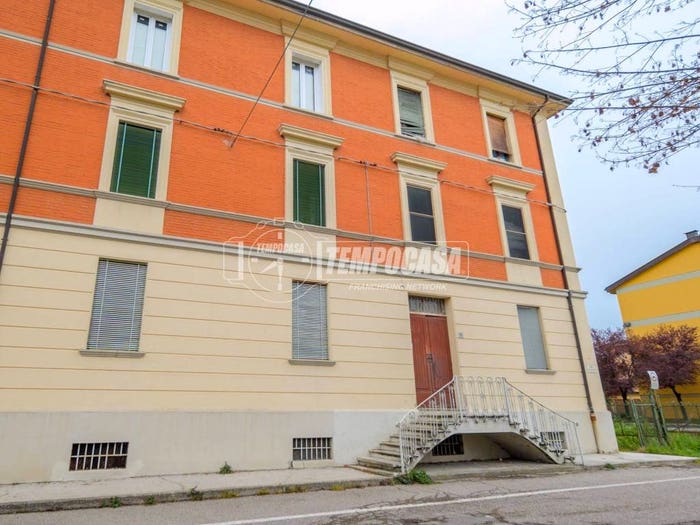 Appartamento quadrilocale in vendita in Piazza Mercato, Centro, Castello d'Argile