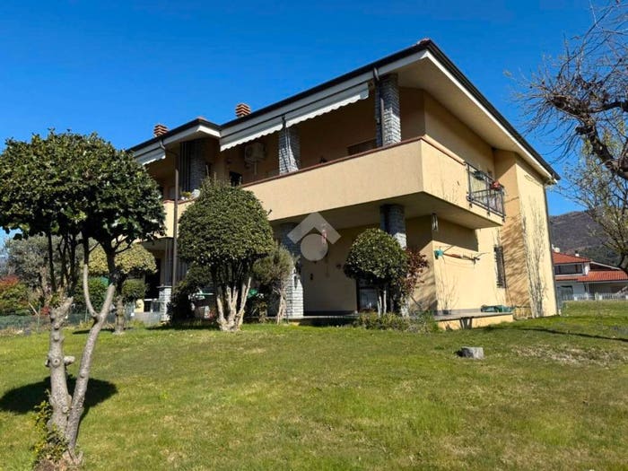 Appartamento quadrilocale in vendita in Viale europa, Centro, Balangero