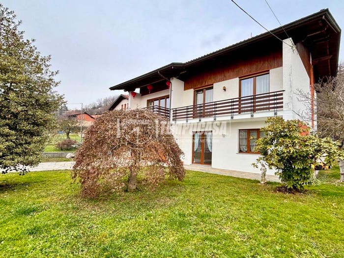 Casa con 6 locali in vendita in Strada Novellino, Chiavazza, Biella