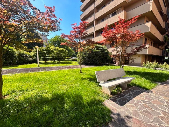 Appartamento quadrilocale in vendita in Viale Bacchiglione, Lodi Brenta, Milano