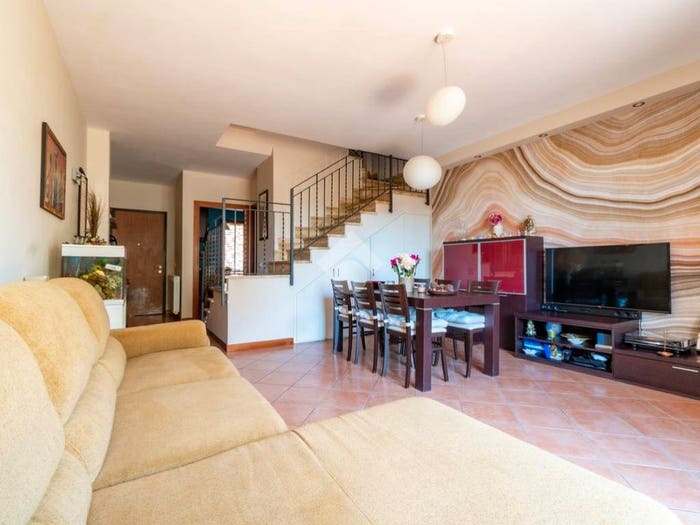 Appartamento quadrilocale in vendita in Appartamento su tre livelli Via Giuseppe Rondini, Squarciarelli Casalaccio Pratone, Grottaferrata