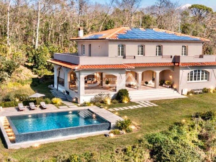 Casa con 6 locali in vendita in Via Montebonelli, Monte San Quirico Tre Cancelli, Lucca