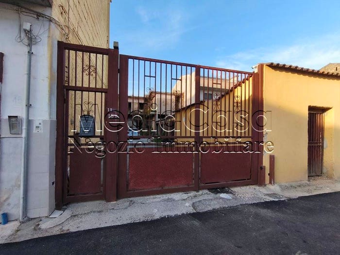 Casa con 5 locali in vendita in Viella Cinema, Casaluce