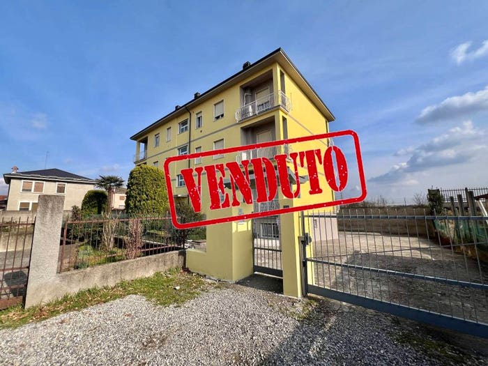 Appartamento bilocale in vendita in Via Redipuglia, Centro, Cislago