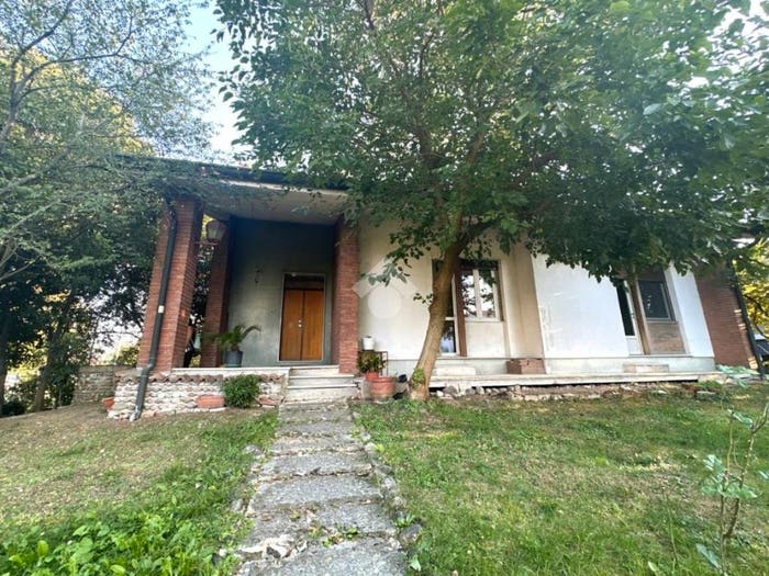 Casa quadrilocale in vendita in Via caduti del lavoro, Curtatone