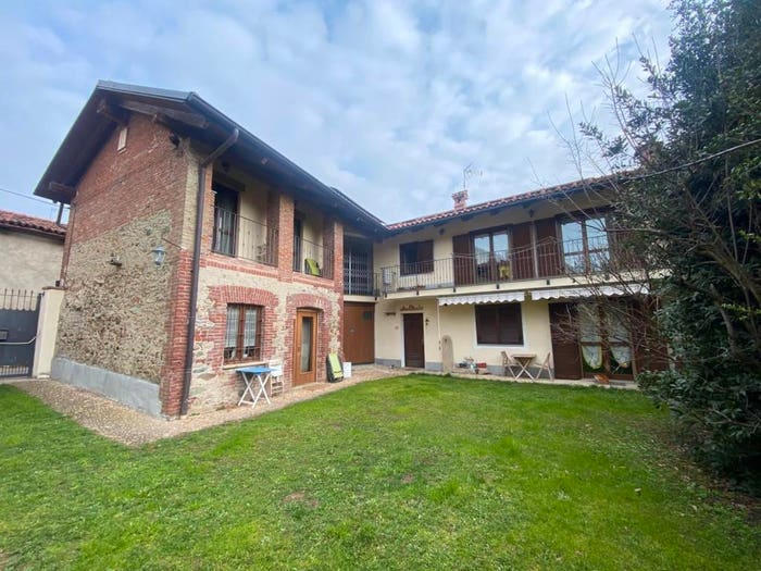 Casa con 6 locali in vendita in Bruino