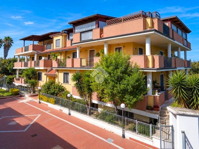 Appartamento bilocale in vendita in Via Vecchia Salaria, Colonnella