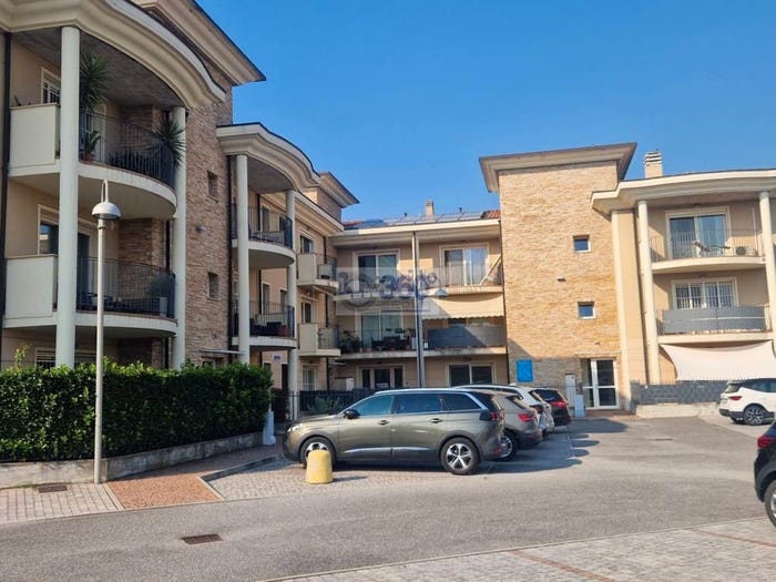 Appartamento trilocale in vendita in Via Quattro Novembre, Centro, Travagliato
