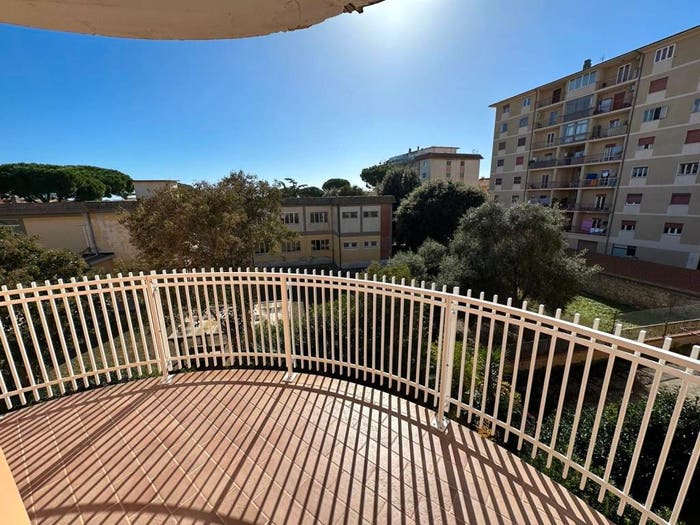 Appartamento con 6 locali in vendita in Via Edmondo De Amicis, Centro, Orbetello