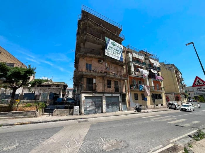 Appartamento con 6 locali in vendita in Via Comunale Vecchia di Miano, Ponti Rossi, Napoli