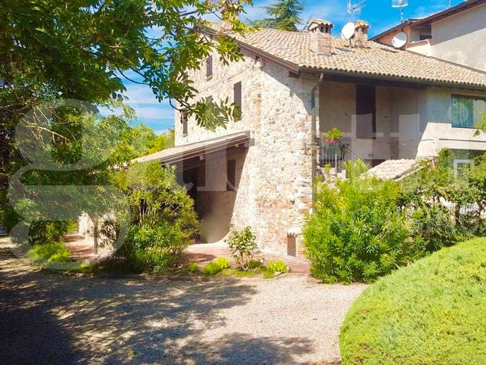 Casa con 6 locali in vendita in Strada Goiano, Casatico, Langhirano