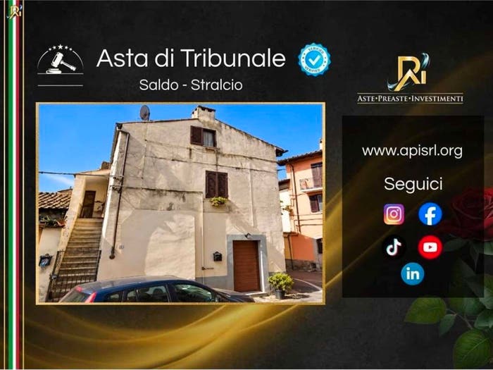 Appartamento quadrilocale in vendita in Via Tor di Floridi, Centro, Nepi