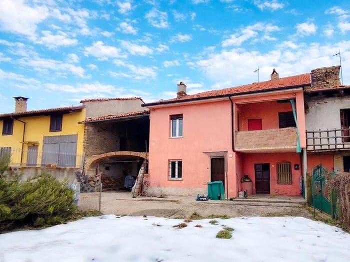 Casa con 6 locali in vendita in Marsaglia