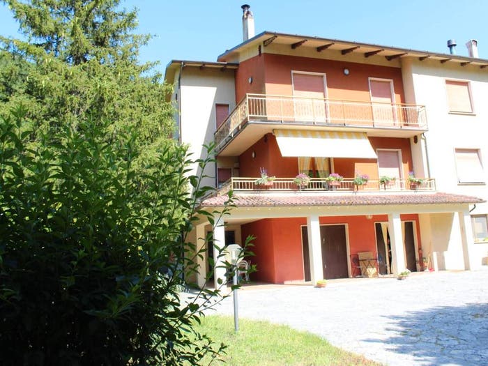 Appartamento con 5 locali in vendita in Frazione Serradica, Fabriano