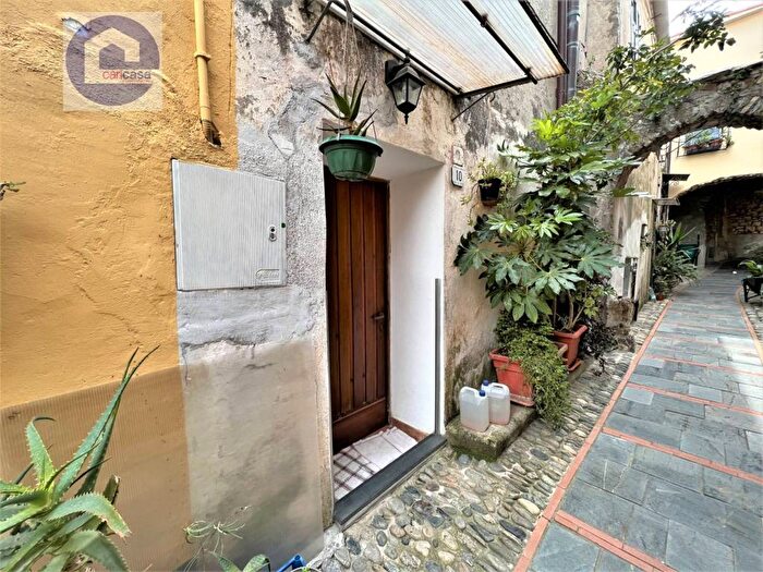Appartamento con 5 locali in vendita in vico del vento, Lingueglietta, Cipressa