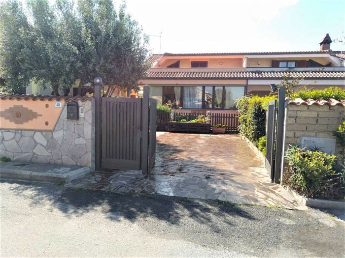Casa con 6 locali in vendita in VIA ISERNIA, Nuova Florida, Ardea