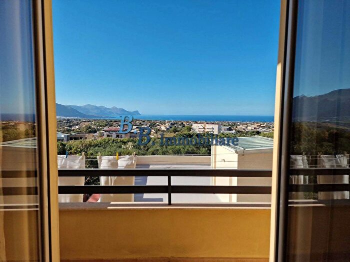 Appartamento con 5 locali in vendita in Largo Alcide De Gasperi, Alcamo