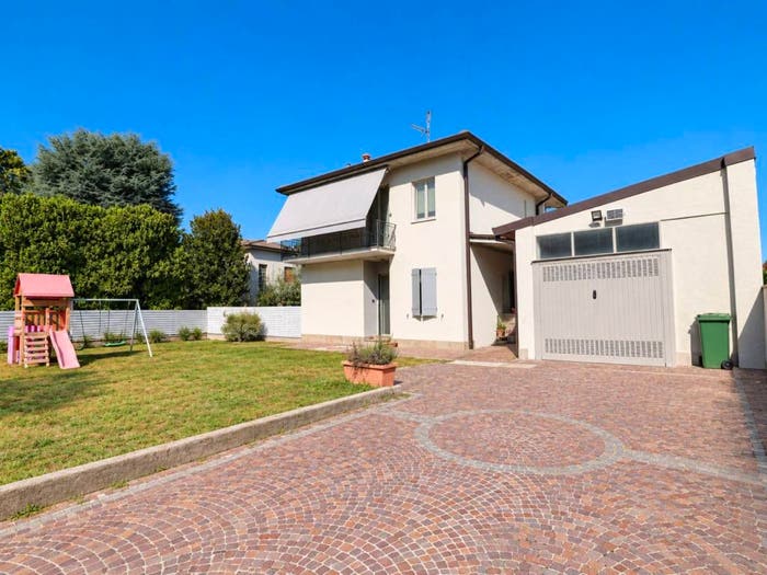 Casa con 5 locali in vendita in Via San Fermo, Palosco