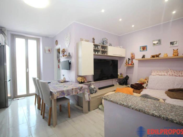 Appartamento trilocale in vendita in Via Vittorio Veneto, Centro, Lentate sul Seveso