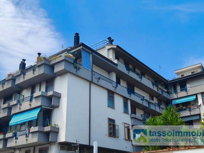 Appartamento quadrilocale in vendita in Via Giro degli Uliveti, Centro, Ortona