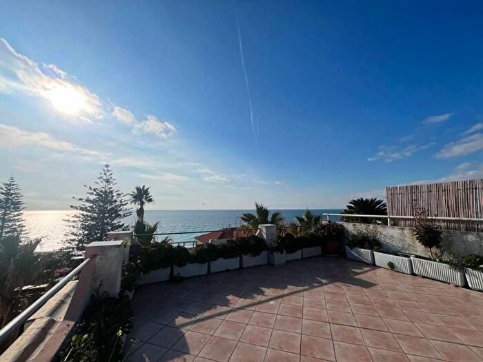 Appartamento quadrilocale in vendita in Via Roma SNC, Centro, Bordighera
