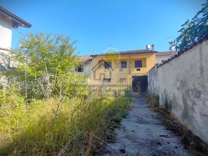 Casa con 6 locali in vendita in via della Filanda, Centro, Solarolo Rainerio