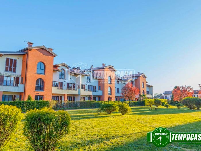 Appartamento trilocale in vendita in Via del Campo Breve, Besate