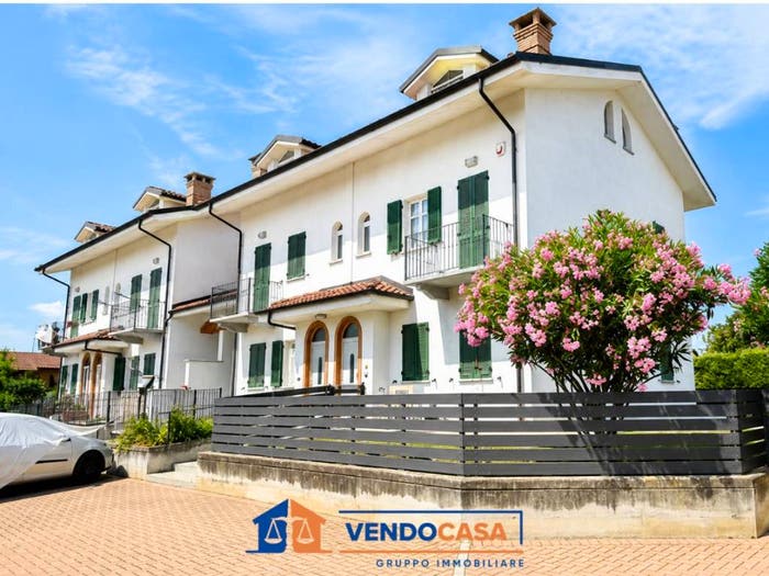 Casa quadrilocale in vendita in Via Fossano, Bricco Favole, Cherasco