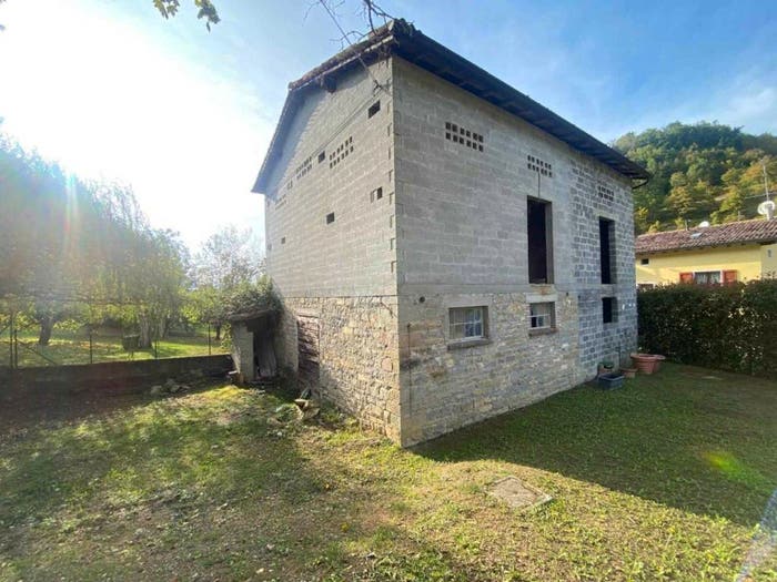 Casa quadrilocale in vendita in Via Dei Colli, Centro, Vetto
