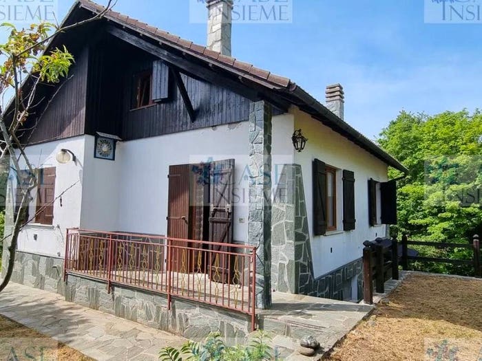 Casa con 6 locali in vendita in Via Francia, Tiglieto