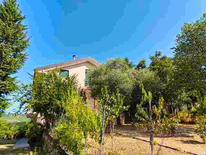 Casa con 6 locali in vendita in Località Manzoni, Monforte d'Alba