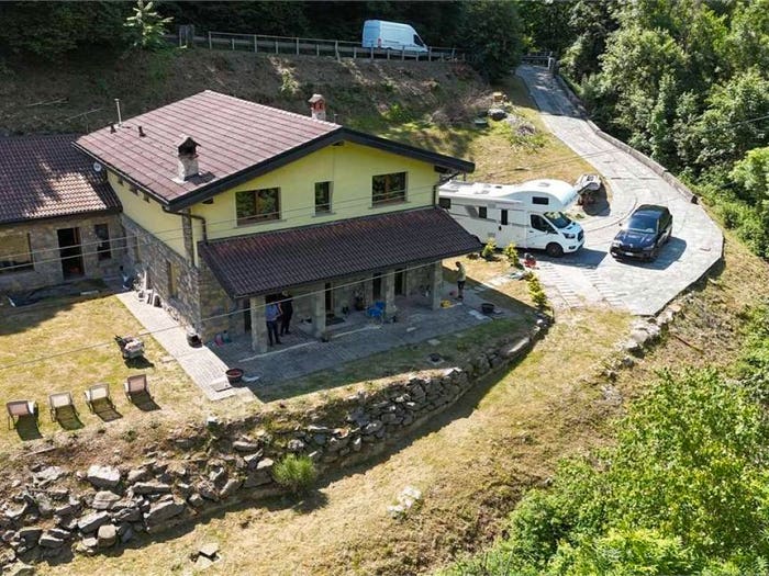 Casa con 6 locali in vendita in via dante, Cremeno