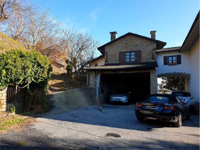 Casa con 5 locali in vendita in località baroni, Roascio