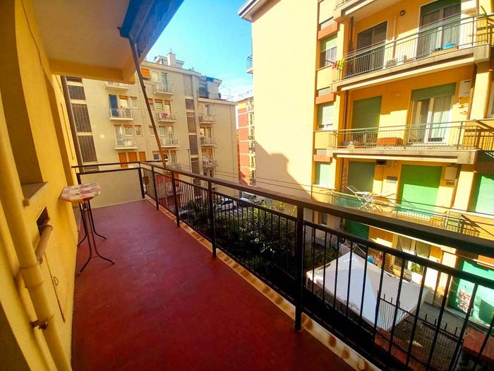 Appartamento bilocale in vendita in via Vesuvio, Oregina, Genova