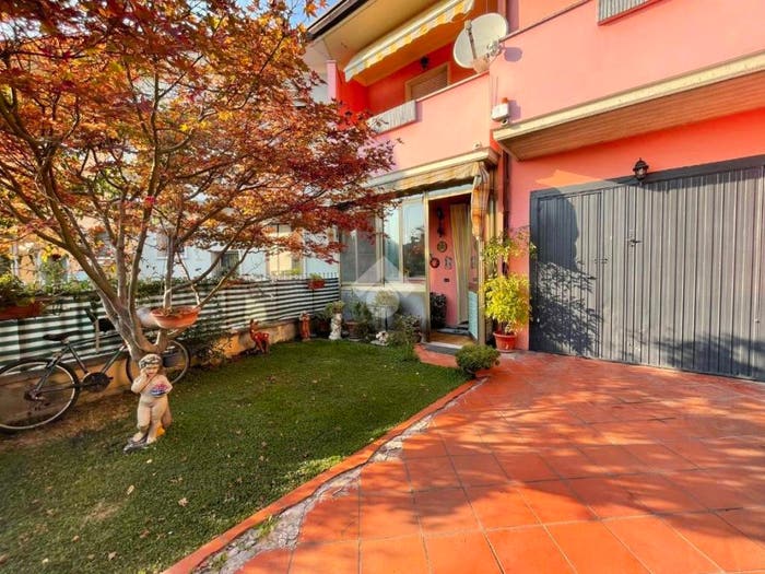 Casa quadrilocale in vendita in Via Gobbetta, Centro, Sustinente
