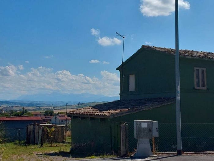 Casa quadrilocale in vendita in Via Ugo Foscolo, Appignano