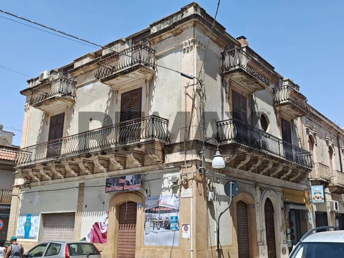 Casa con 6 locali in vendita in via Garibaldi, Centro, Pachino