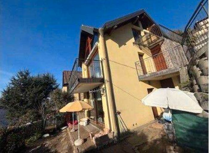 Appartamento in vendita in Via Temistocle Solera, Maccagno, Maccagno con Pino e Veddasca