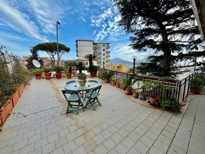 Appartamento con 5 locali in vendita in Via Girolamo Santacroce, Piazza Canneto Salvator Rosa, Napoli