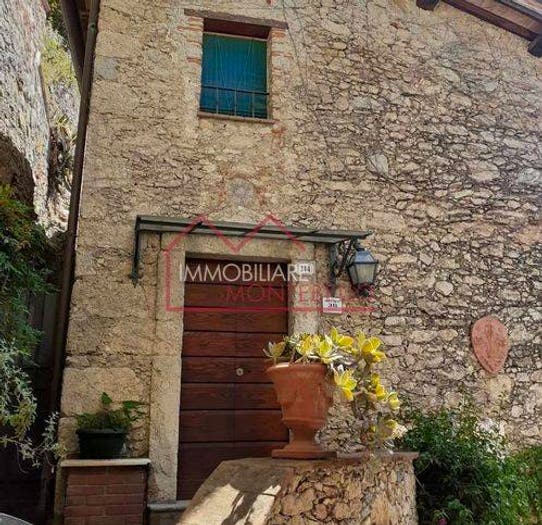 Casa quadrilocale in vendita in Via Metato, Camaiore Paese, Camaiore
