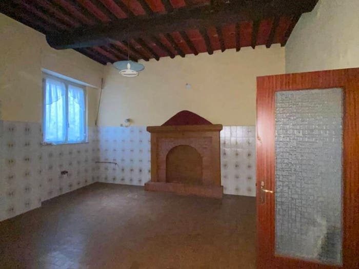 Appartamento bilocale in vendita in Via Scesta, Bagni di Lucca