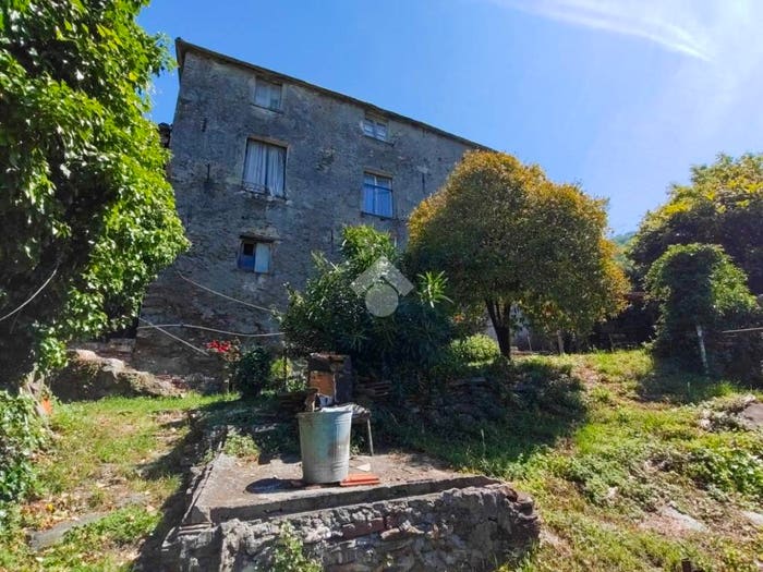 Casa con 6 locali in vendita in Rivarolo, Genova