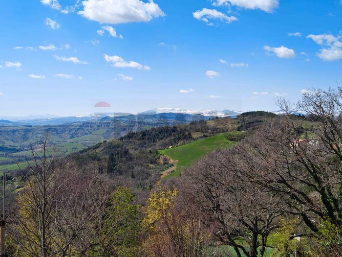 Appartamento con 5 locali in vendita in Via Secondaria Ponente, Centro, Mondaino