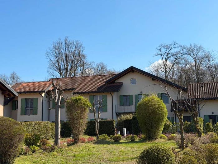 Casa quadrilocale in vendita in Ispra