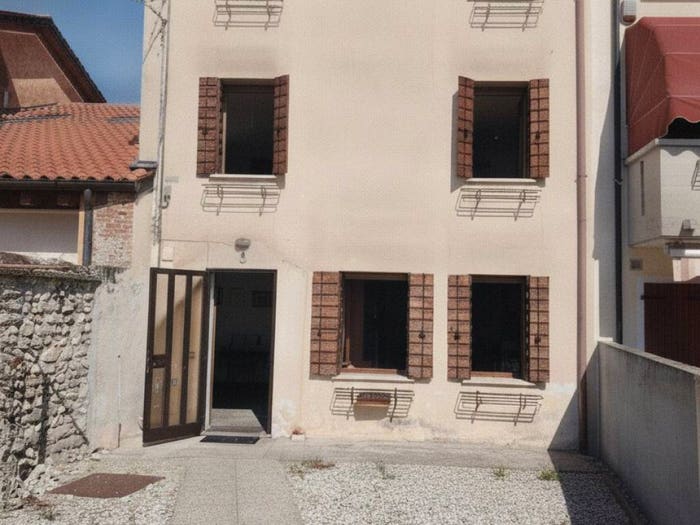 Casa con 6 locali in vendita in Centro, Romano d'Ezzelino