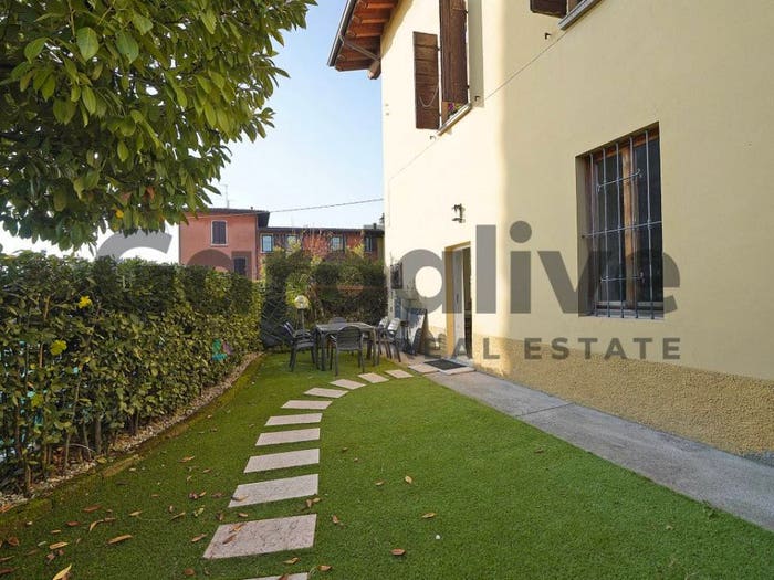 Appartamento trilocale in vendita in Via Pergola, Moniga del Garda
