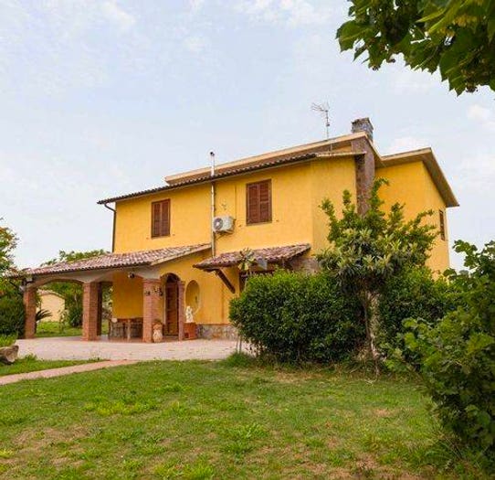 Casa con 6 locali in vendita in Strada Provinciale Aquilaia, Scansano