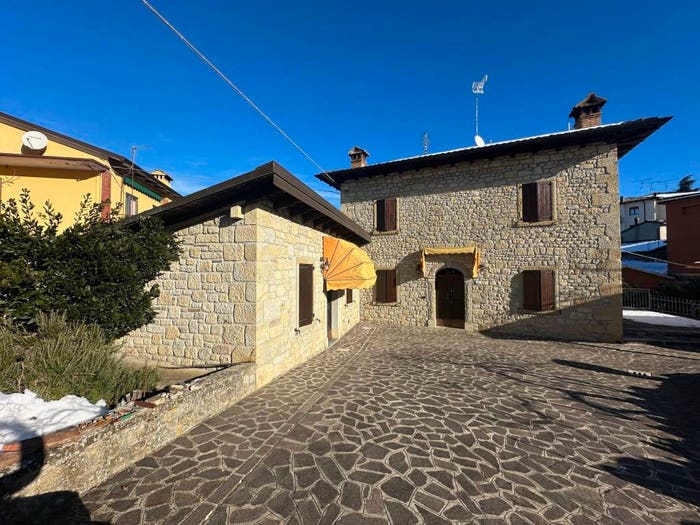 Casa con 5 locali in vendita in Pavullo nel Frignano