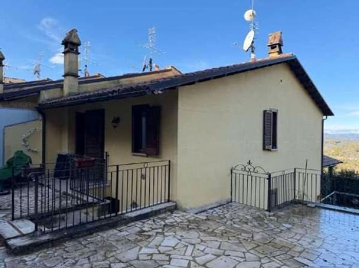 Casa con 6 locali in vendita in Vocabolo Sant'Eugenia, Colle, Stroncone