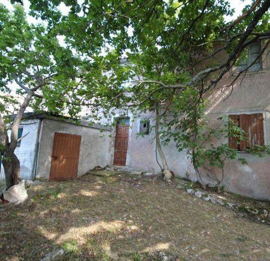 Casa trilocale in vendita in Via Dei Pradi, Serra Sant'Abbondio